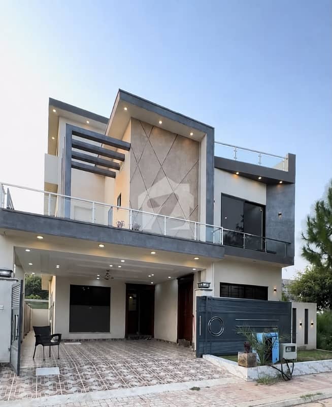 10 Marla Classic House for Sale Topcity Islamabad 10 Marla Classic House for Sale Topcity Islamabad