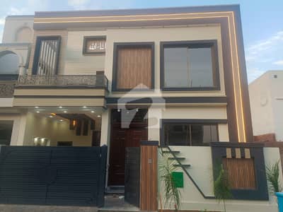 Beautiful House For Sale In Bahria Nasheman Lahore