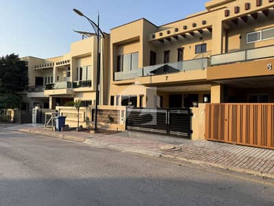 بحریہ انکلیو - سیکٹر این بحریہ انکلیو,بحریہ ٹاؤن,اسلام آباد میں 5 کمروں کا 8 مرلہ مکان 4.2 کروڑ میں برائے فروخت۔