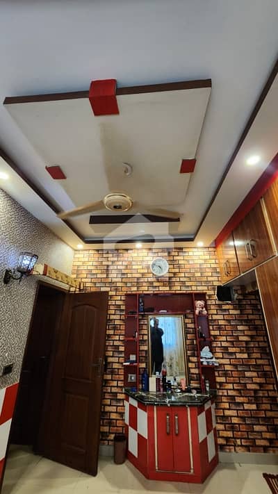 1350 Square Feet Flat Is Available For sale