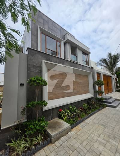 Prime Location House Spread Over 500 Square Yards In DHA Phase 5 Available