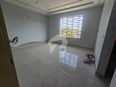 Investors Should sale This Corner House Located Ideally In Federal B Area