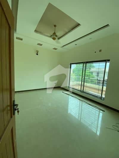 2 Kanal Uper Floor Available For Rent Near All Facilities
