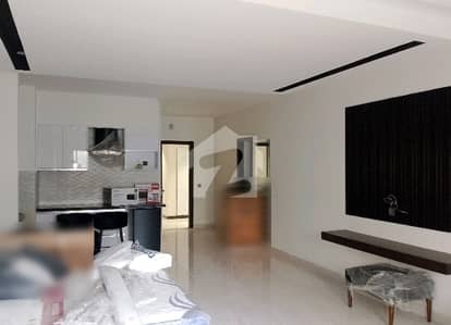 Prime Location Flat In Gulberg For Rent