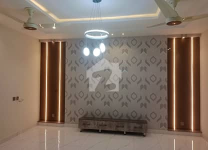 House Of 10 Marla In Bahria Town - Sector C For Sale