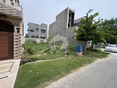 ڈی ایچ اے 11 رہبر سیکٹر 1 - بلاک اے ڈی ایچ اے 11 رہبر سیکٹر 1,ڈی ایچ اے 11 رہبر,لاہور میں 8 مرلہ رہائشی پلاٹ 2.0 کروڑ میں برائے فروخت۔