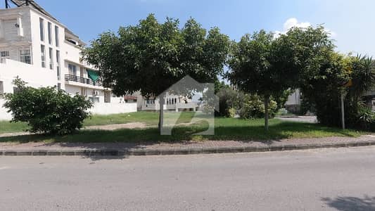 Bahria Town Rwp/Isb Phase7 24Marla Boulevard & Corner Residential Plot Available Sale Bahria Town Rwp/Isb Phase7 24Marla Boulevard & Corner Residential Plot Available Sale