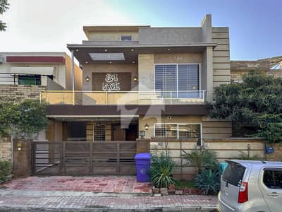 بحریہ ٹاؤن فیز 2 بحریہ ٹاؤن راولپنڈی,راولپنڈی میں 5 کمروں کا 10 مرلہ مکان 4.6 کروڑ میں برائے فروخت۔ بحریہ ٹاؤن فیز 2 بحریہ ٹاؤن راولپنڈی,راولپنڈی میں 5 کمروں کا 10 مرلہ مکان 4.6 کروڑ میں برائے فروخت۔