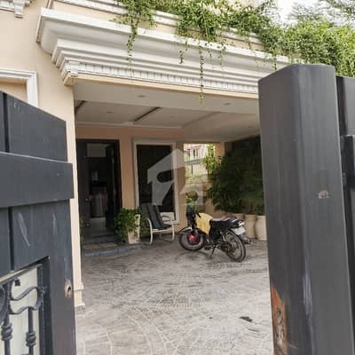 Green City 10 Marla Full House For Rent With Gass