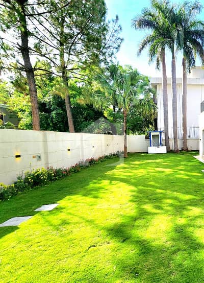 Brand New Condition Beautiful 7 Bedroom House Brand New Condition Beautiful 7 Bedroom House