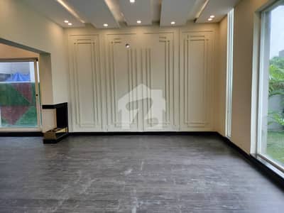 ONE KANAL BEAUTIFULL UPPER PORTION AVAILABLE FOR RENT IN DHA PHASE 5