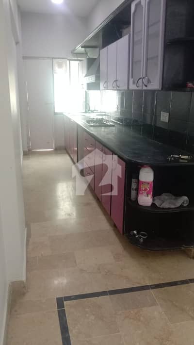 2 BED FLAT FOR SALE MAIN ENTRANCE 3RD FLOOR
