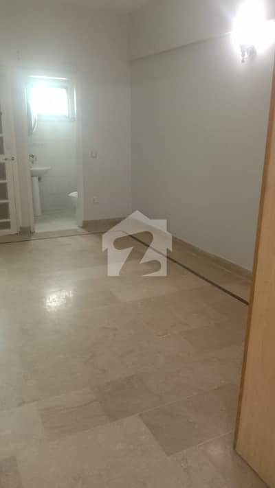 2 BED FLAT FOR SALE MAIN ENTRANCE 3RD FLOOR