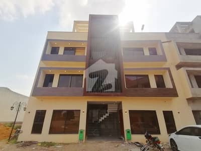 A Prime Location 3 Marla Flat Located In Pine Avenue Is Available For sale