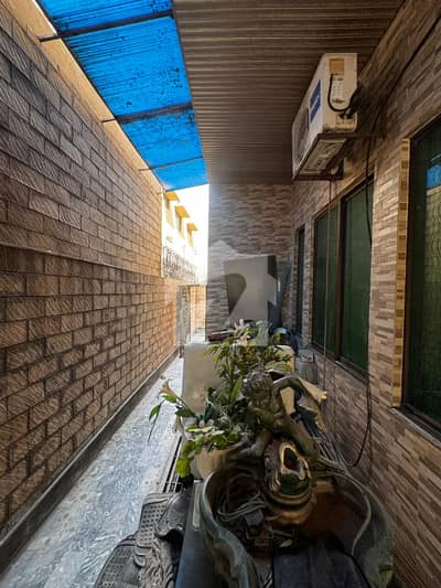 FACING PARK 10 MARLA HOUSE FOR SALE VERY HOT LOCATION