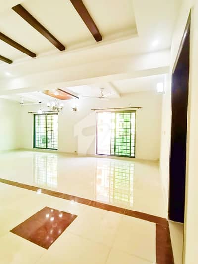 10 Marla 3 Bedroom Apartment Available for Rent in Askari 10 Sector-F Lahore Cantt