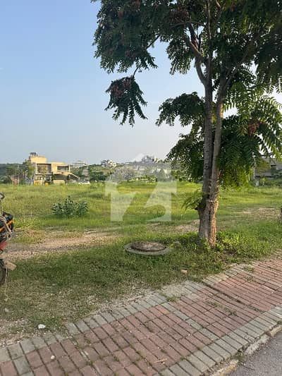 DHA Phase 3 Sector B Plot no 19 Street No 3 Level Plot For Sale