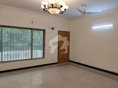 ای ۔ 11/3 ای ۔ 11,اسلام آباد میں 3 کمروں کا 1 کنال بالائی پورشن 1.7 لاکھ میں کرایہ پر دستیاب ہے۔