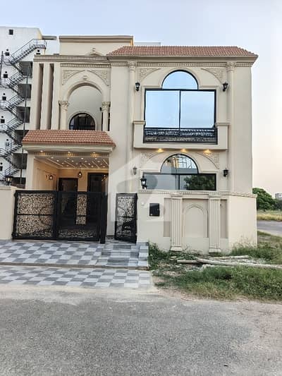 A Block Cornar House For Sale A Block Cornar House For Sale