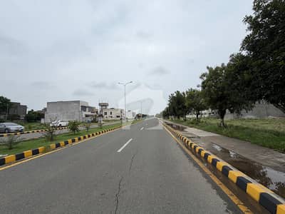Plot No -1339 Next To Corner 11Marla Paid