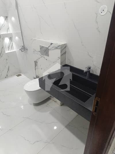 CORNER HOUSE FOR SALE EXCELLENT LOCATION NEAR BY ROAD FB AREA BLOCK