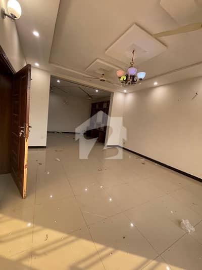 BEAUTIFUL LOCATION UPPER PORTION FOR RENT