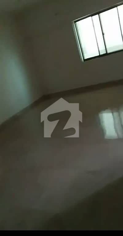 ٹیولِپ ٹاور سعدی روڈ,کراچی میں 4 کمروں کا 16 مرلہ فلیٹ 3.4 کروڑ میں برائے فروخت۔