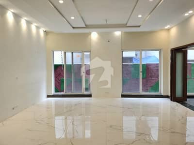 ONE KANAL BEAUTIFULL UPPER PORTION AVAILABLE FOR RENT