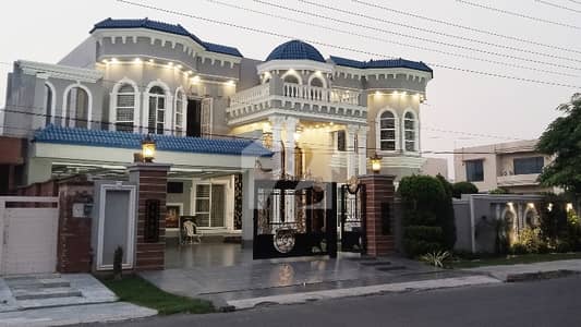 این ایف سی 1 لاہور میں 7 کمروں کا 2 کنال مکان 15.3 کروڑ میں برائے فروخت۔