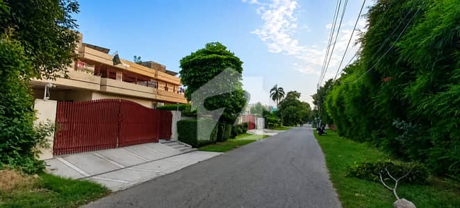 100 % Original Pictures 1 Kanal Lavish Friendly Budget House Very Reasonable Deal Owner Needy