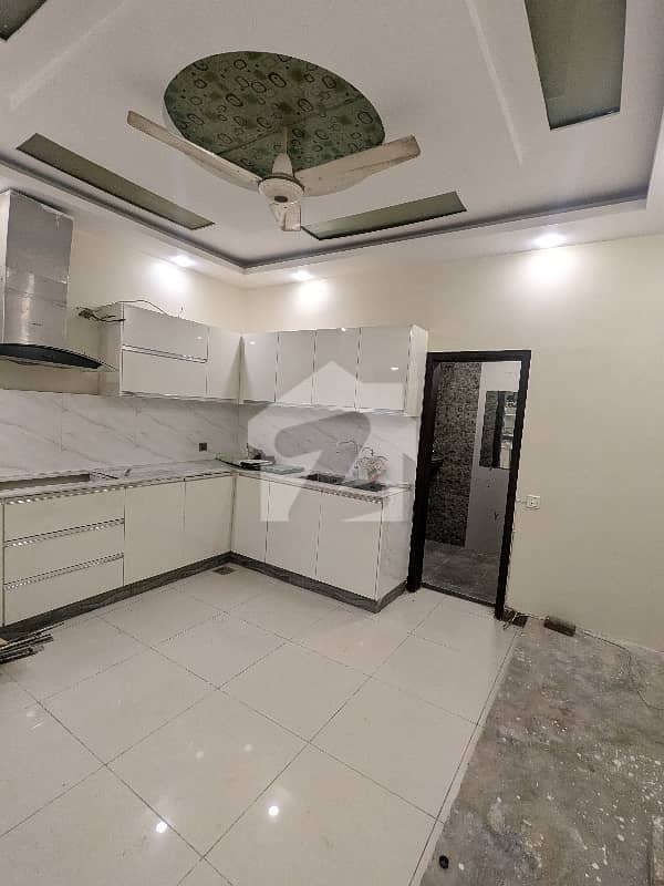 کلفٹن ۔ بلاک 5 کلفٹن,کراچی میں 5 کمروں کا 1 کنال مکان 5.25 لاکھ میں کرایہ پر دستیاب ہے۔ کلفٹن ۔ بلاک 5 کلفٹن,کراچی میں 5 کمروں کا 1 کنال مکان 5.25 لاکھ میں کرایہ پر دستیاب ہے۔