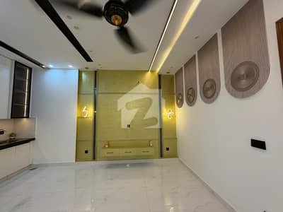 Center Park Housing Scheme 5 Marla portion available for rent