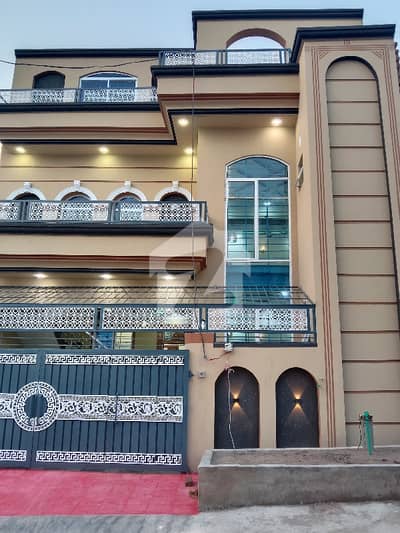 Buy A Prime Location House Of 6 Marla In Airport Housing Society - Sector 4