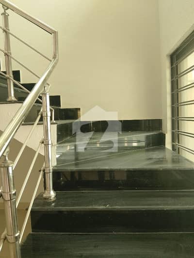 BEST LOCATION LUSH CONDITION KANAL UPPER PORTION AVAILABLE FOR RENT