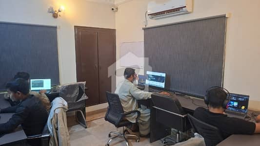 گلشنِ اقبال - بلاک 4 گلشنِ اقبال,گلشنِ اقبال ٹاؤن,کراچی میں 7 مرلہ Studio دفتر 1.9 لاکھ میں کرایہ پر دستیاب ہے۔ گلشنِ اقبال - بلاک 4 گلشنِ اقبال,گلشنِ اقبال ٹاؤن,کراچی میں 7 مرلہ Studio دفتر 1.9 لاکھ میں کرایہ پر دستیاب ہے۔