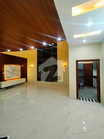 1 Kanal House Available For Sale