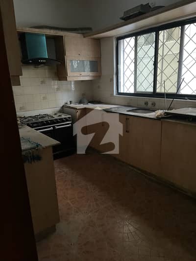 2 kanal house for sale on main Asad Jan Road Near Zakir Tikka
