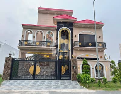 Ultra modern 11.50 Marla Facing park house available for sale in Citi housing Gujranwala
