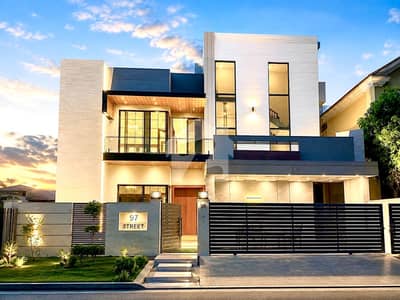 BRAND NEW 1 KANAAL LUXURY HOUSE FOR SALE AT GOOD PRICE