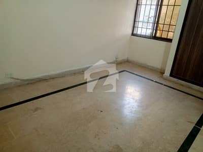 G9/2 Upar Porshion Avilebale For Rent 2bed 2bath Dd Kitchn Metar Sepret Water Bore