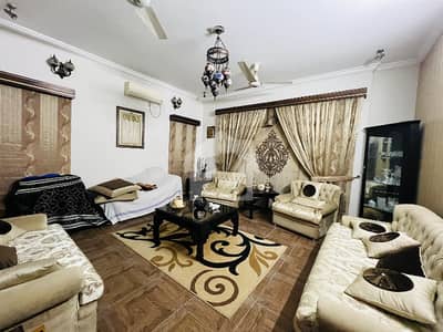 12 MARLA OWNER BUILD BEAUTIFUL HOUSE.