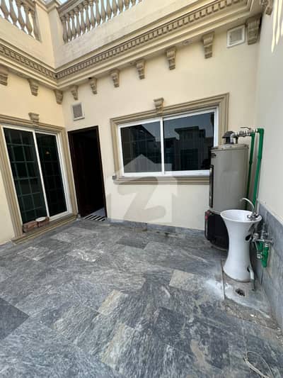 20 MARLA UPPER PORTION AVAILABLE FOR RENT