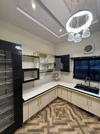 1 kanal house for rent