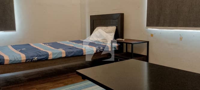 1KANAL UPPER PORTION 1ROOM ONLY IN DHA PHASE 1