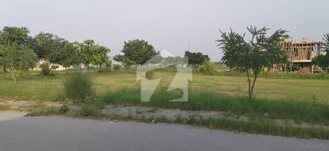 10 MARLA READY TO CONSTRUCT PLOT NEAR SLS SCHOOL BLOCK F-2