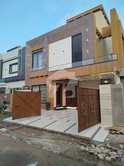 10 Marla Residential House For Sale In Quaid Block, Nearby Commercial Market, School, Mosque and Health Care Canter