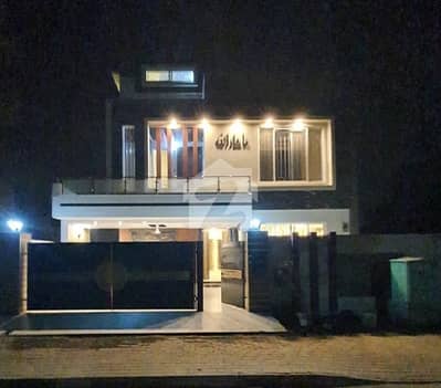 10 Marla Residential House For Sale In Johar Block, Nearby Commercial Market, School, Mosque and Health Care Canter