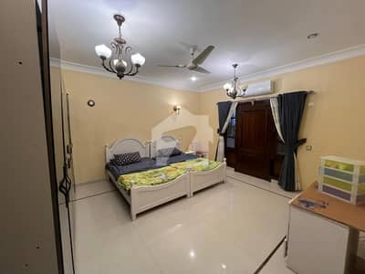 Flat 5 Bedroom D/D Available for Sale in block 2 Clifton
