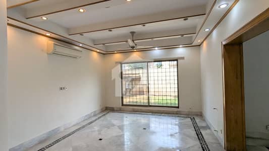 FOR RENT Fully Renovated 6-Beds Double Unit House F_7/1