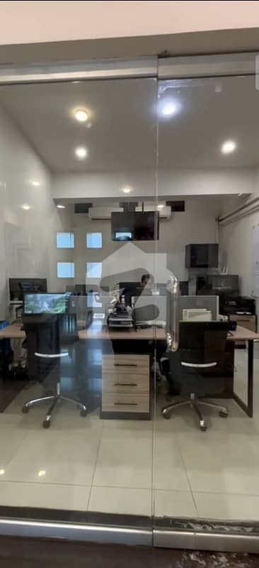 Bungalow 1000 sq yards Available for Commercial use in Block 2 Clifton